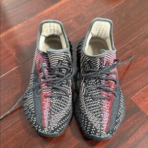 Stylish Black and Red Women's Sneakers